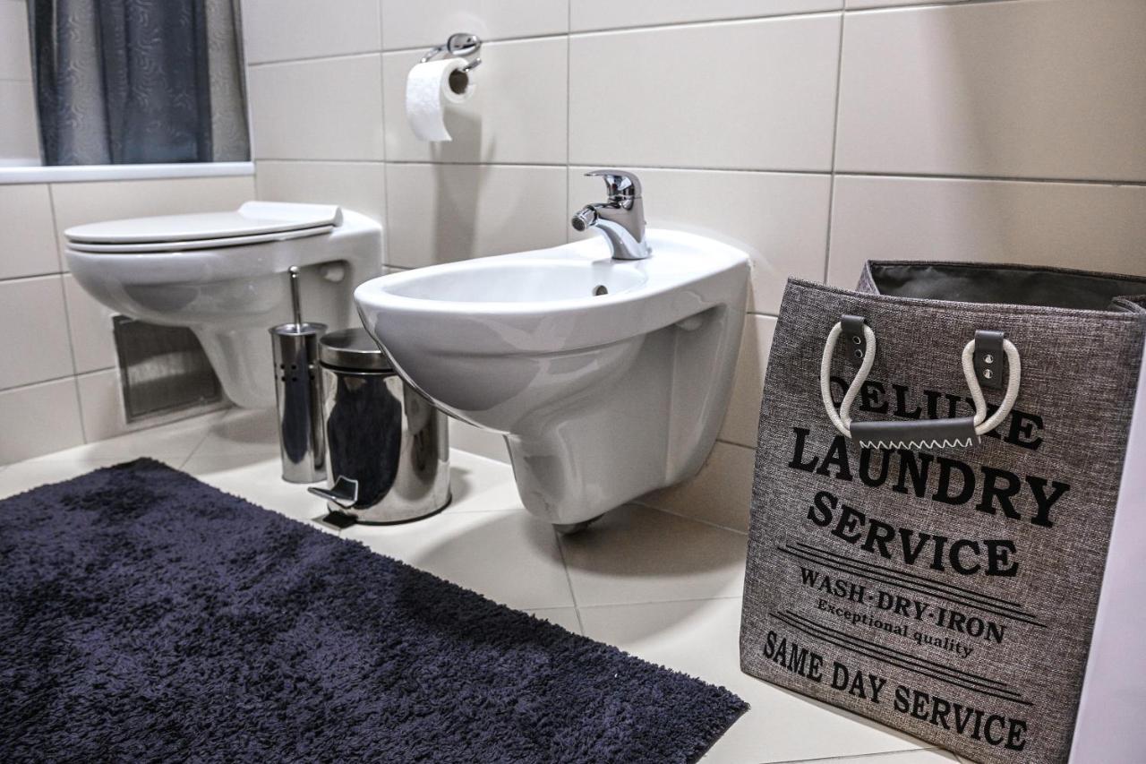 Luxury Apartment Karic Free Parking Tuzla Exteriör bild