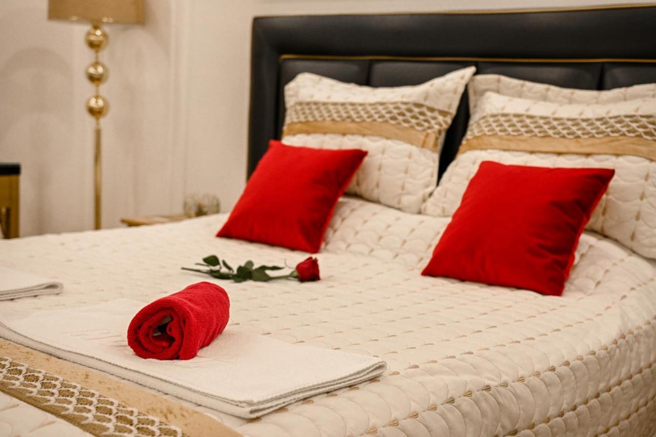 Luxury Apartment Karic Free Parking Tuzla Exteriör bild