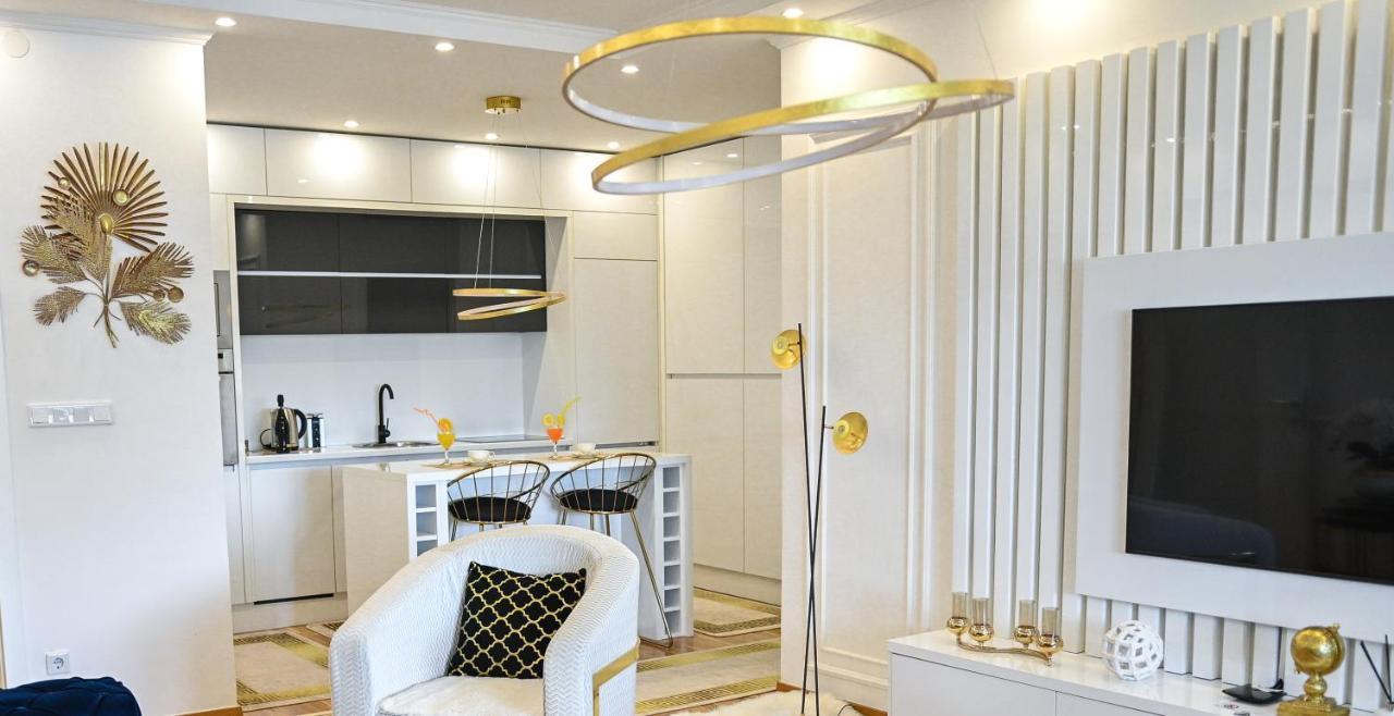 Luxury Apartment Karic Free Parking Tuzla Exteriör bild