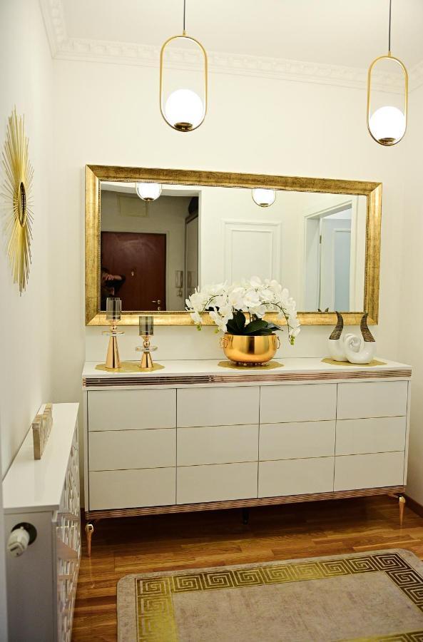 Luxury Apartment Karic Free Parking Tuzla Exteriör bild