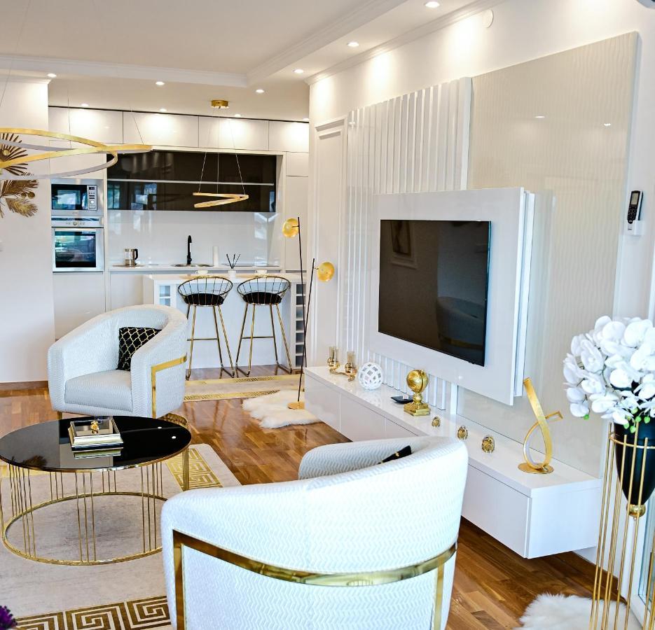 Luxury Apartment Karic Free Parking Tuzla Exteriör bild