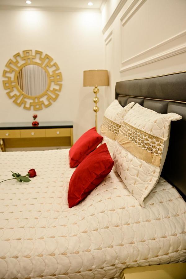 Luxury Apartment Karic Free Parking Tuzla Exteriör bild